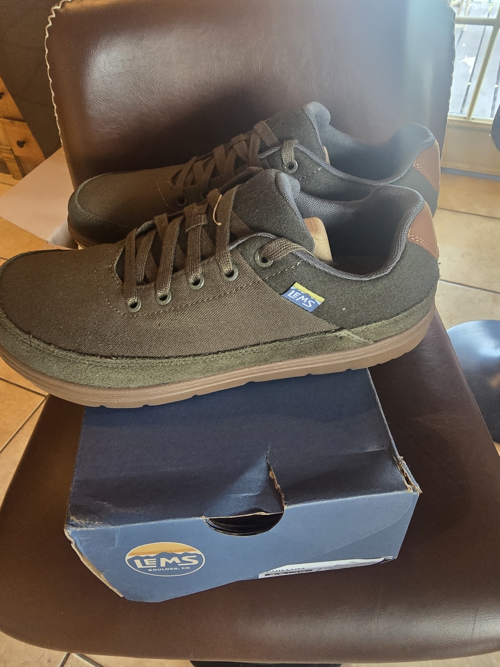 Women’s Brown Canvas Low-Top Sneakers